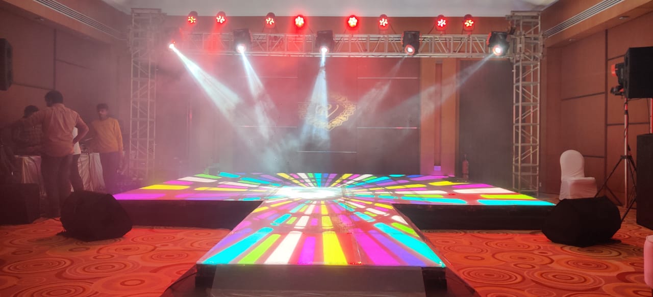 A Spectacular Stage Setup